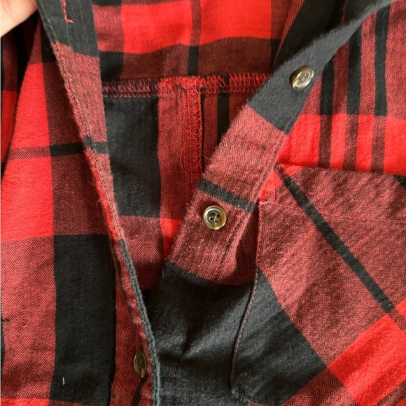 Old Navy Women’s Flannel Shirt – Size XS, Red & Black Plaid, Soft Button-Down - Picture 4 of 11